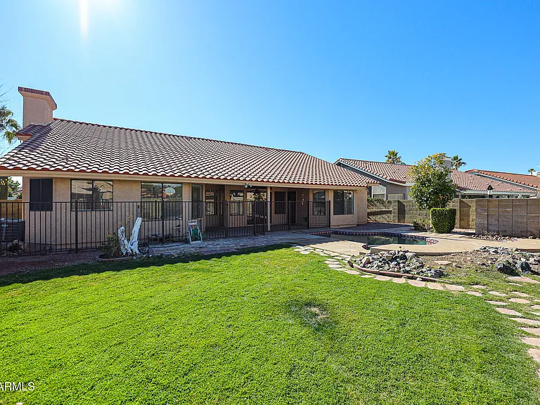 6910 W Kimberly Way — Photo 41