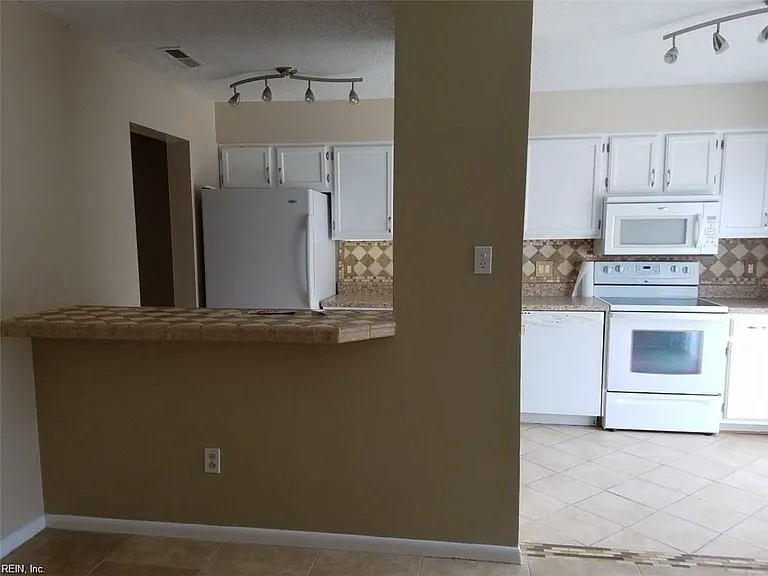 3647 Smokey Chamber Dr — Photo 28