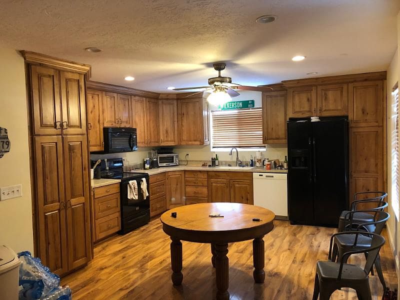 2nd image of 2190 E Mabey Dr