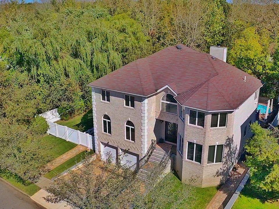 1st image of 125 Goff Ave