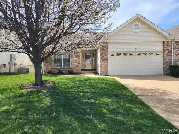 12 Shimmering Lake Ct #2A, Saint Charles, MO 63301