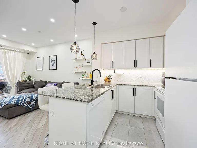 1060 Sheppard Ave W #1521 — Photo 17