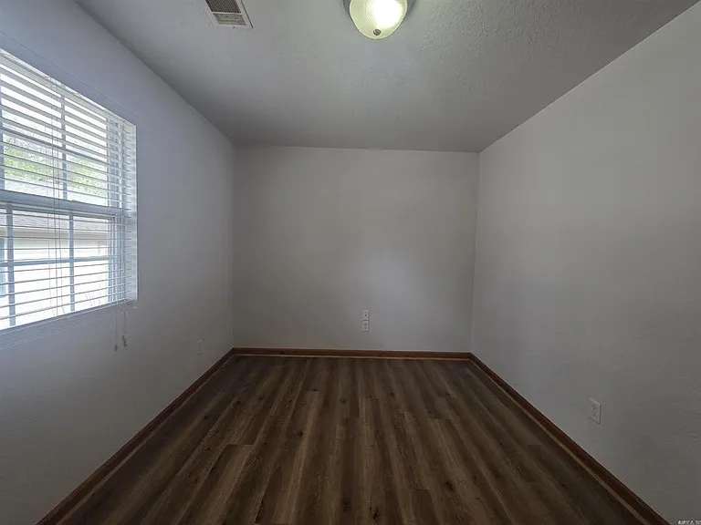 1310 N Main St — Photo 6