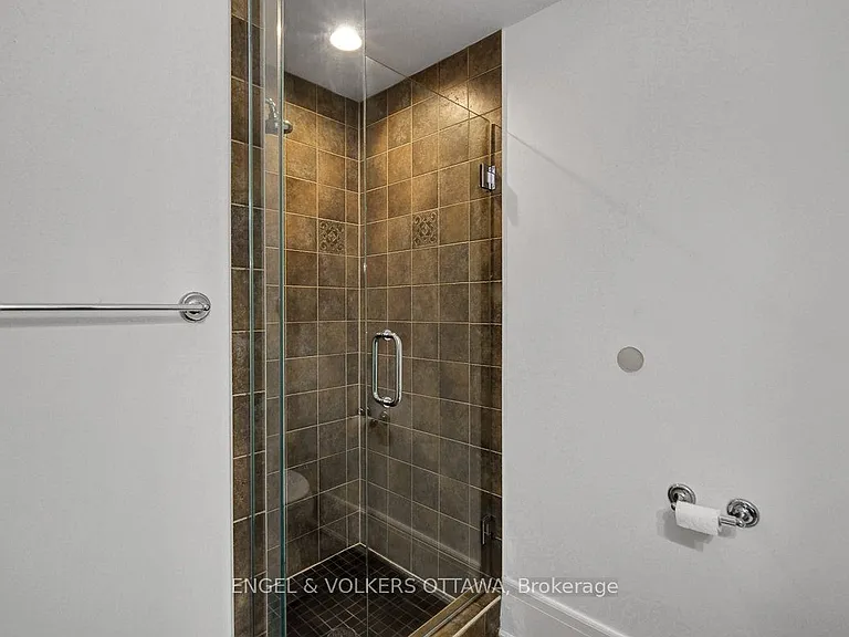 700 Sussex Dr N #403 — Photo 33