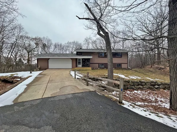 S9W31465 Irwin Ct, Delafield, WI 53018