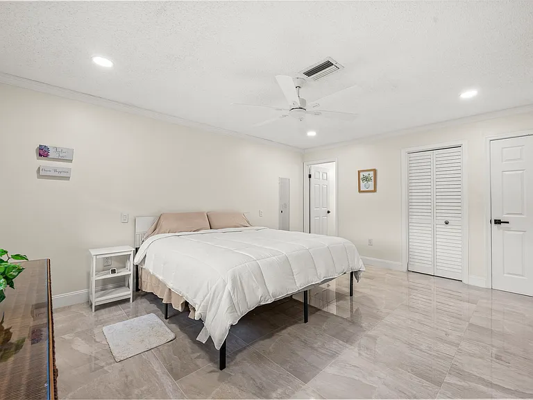1260 Leslie Dr — Photo 10