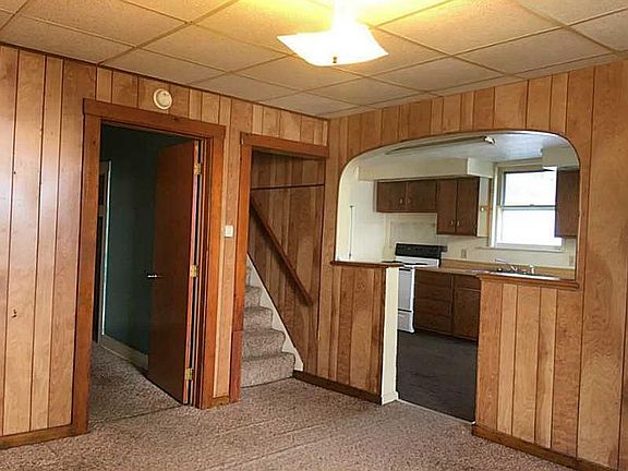 3rd image of 626 Wood St