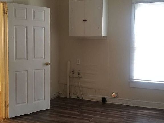 3rd image of 1835 Adams Ave