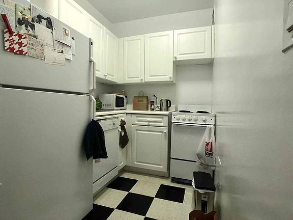 4th image of 50 W 34th St #63A