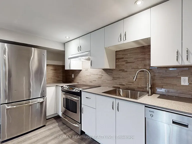 49 Exbury Rd #BASEMENT — Photo 5