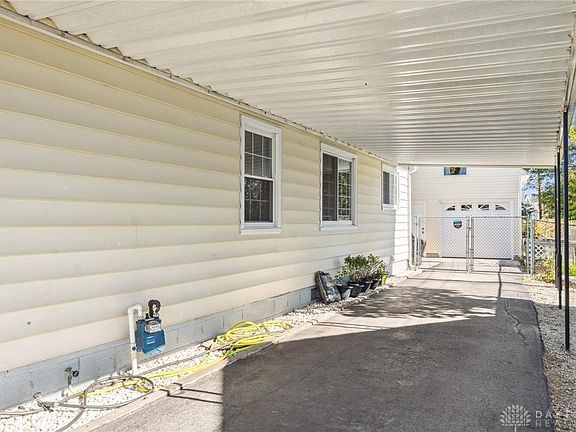 4th image of 112 Oak St