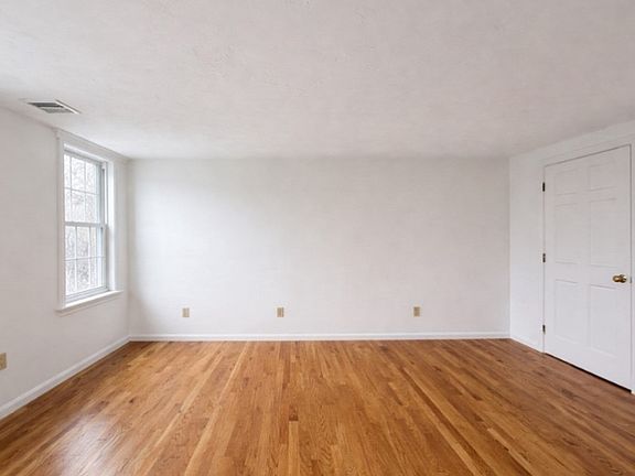 4th image of 78-80 Dalby St #3
