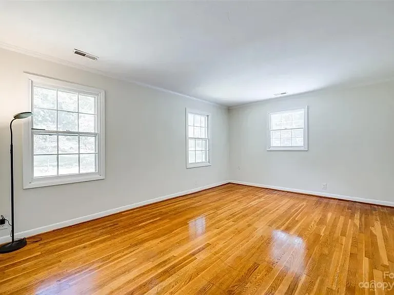 7 Park Dr — Photo 17
