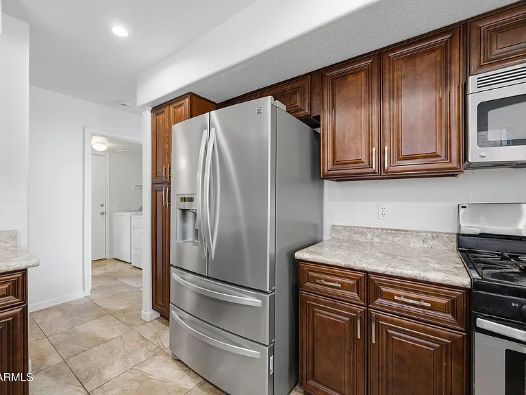 3906 E Kimberly Way — Photo 7