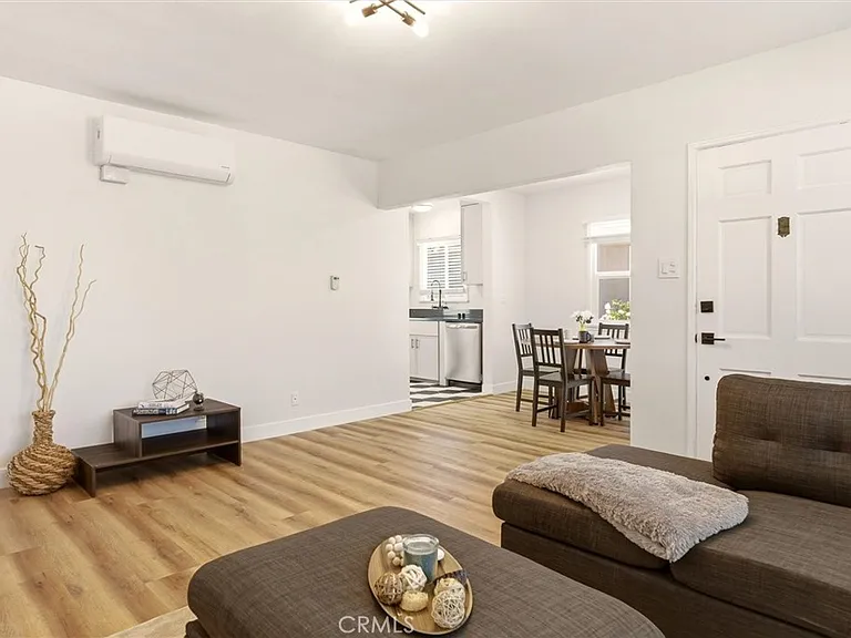 2151 Euclid Ave — Photo 6
