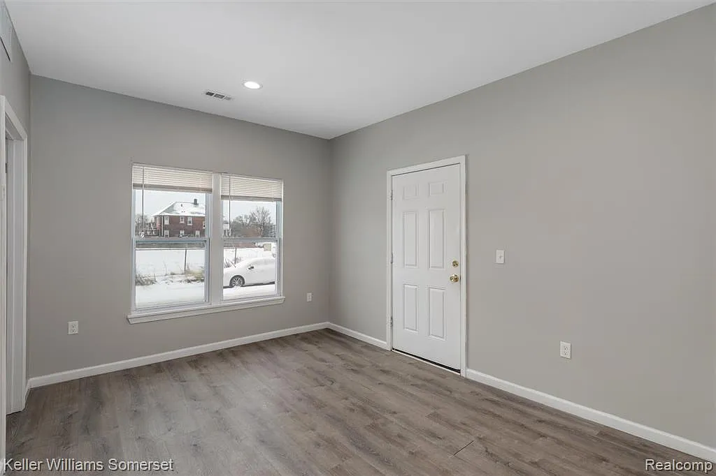2 bed, 1.0 bath, 800 sqft, $1,150 — Photo 3