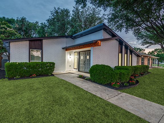 2nd image of 1202 Crestwood Ct