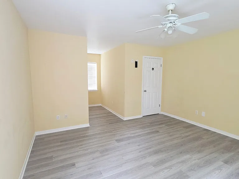 2563 Oak Harbor Dr — Photo 14