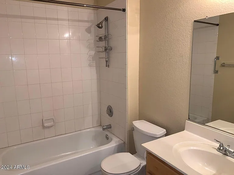 814 W Morelos St — Photo 10