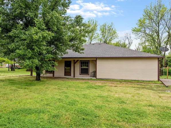 507 SW 11th St, Wagoner, OK 74467