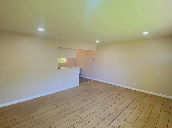 1132 Oleander Ave, Bakersfield, CA 93304