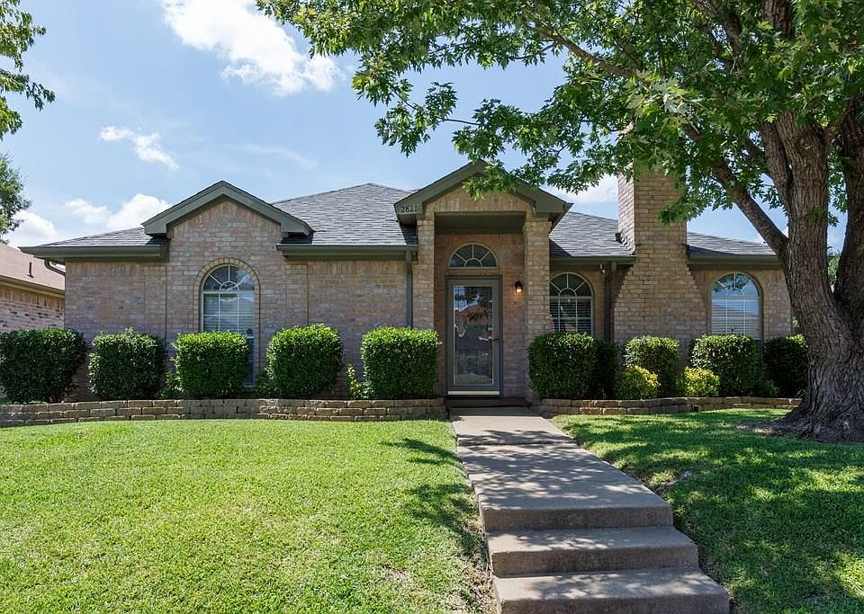 1st image of 2821 Hidden Springs Dr