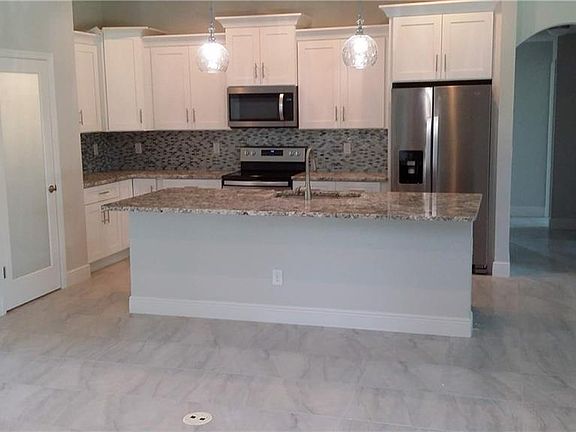 5th image of 1534 SW 49th St