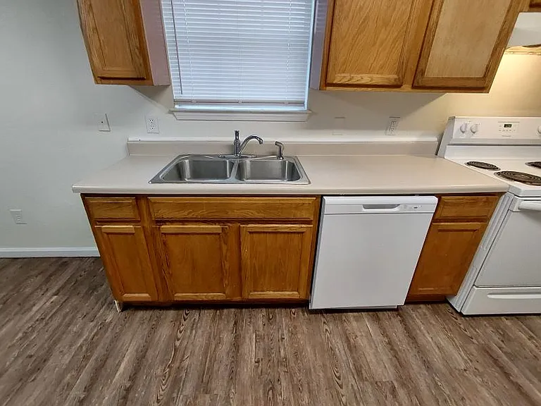 15143 Deer Creek Dr #B — Photo 16
