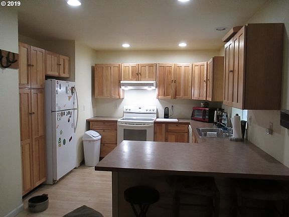 2nd image of 805 N Sundown Dr