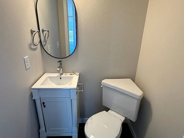 205 Maxon St — Photo 9