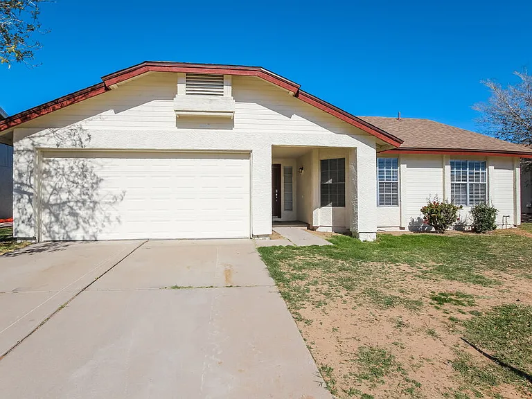 208 W Oraibi Dr — Photo 1