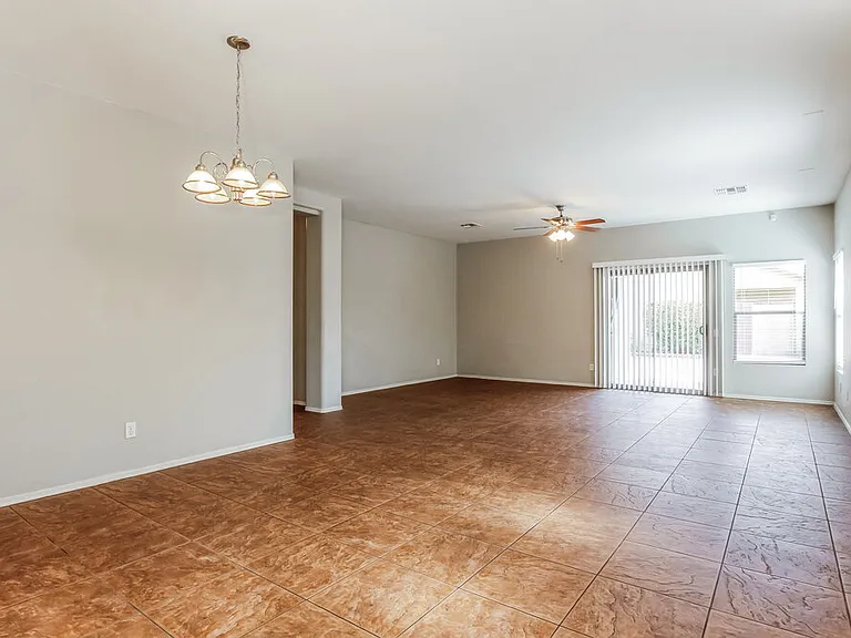 5438 W Pollack St — Photo 5
