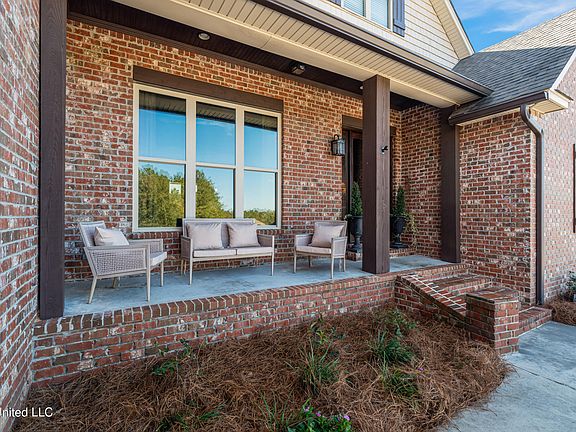 3rd image of 7 Tinwood Ln