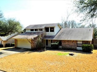 409 Meadowhill Dr, Benbrook, TX 76126