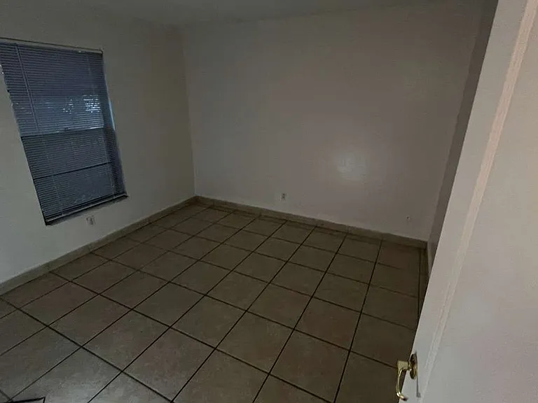 3950 Lora St — Photo 7