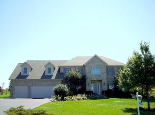 6N645 Willowbrook Dr, St Charles, IL