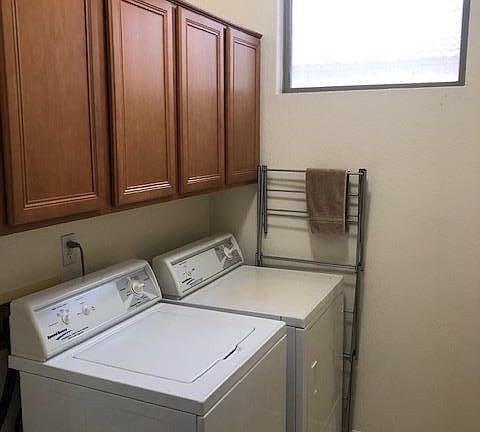 4th image of 1806 E Donner Dr
