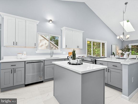 5th image of 10909 Clara Barton Ct
