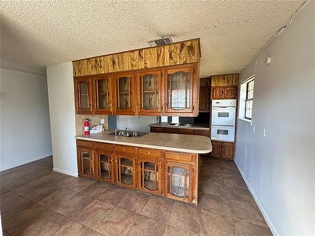 3 bed, 2.0 bath, 1550 sqft, $1,750 — Photo 4