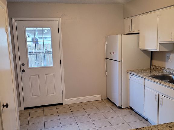 5th image of 908 Vouray Dr