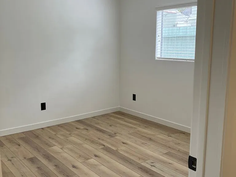 2535 Kansas Ave — Photo 40