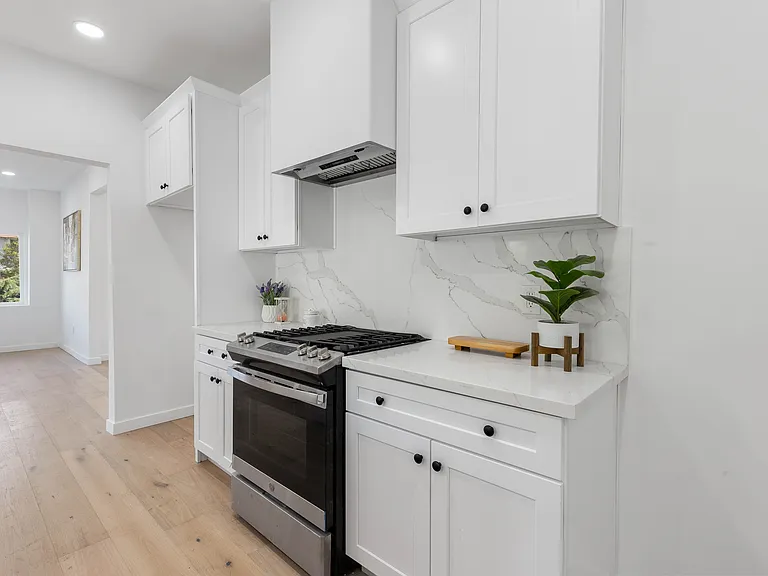 1766 W 25th St #2 — Photo 9