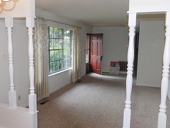 5th image of 3826 Deerfoot Dr