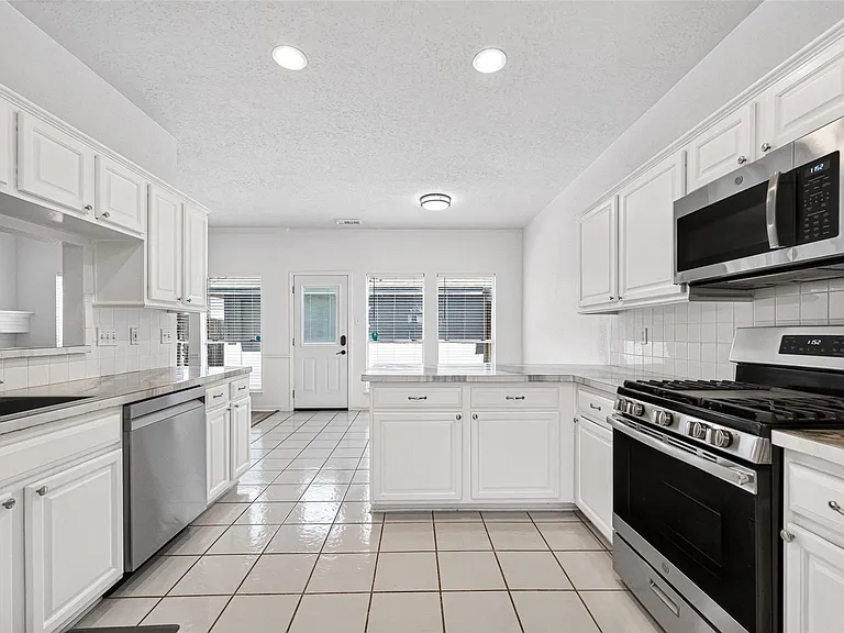 1253 El Camino Village Dr — Photo 10