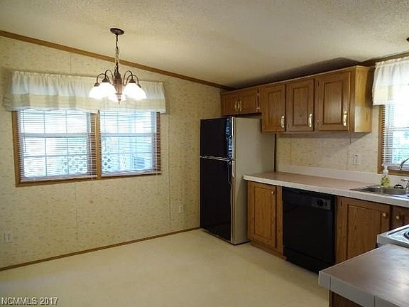 5th image of 213 Misty Ln