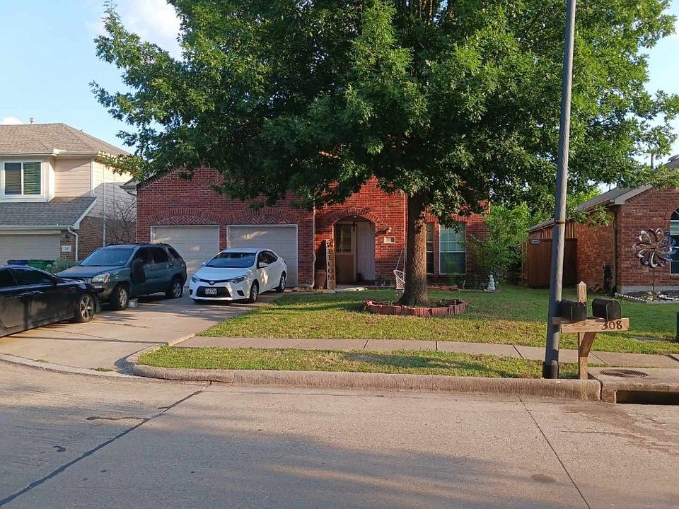 1st image of 304 Magnolia Dr