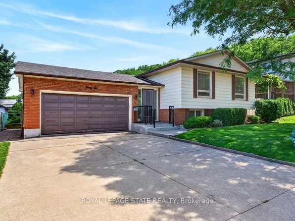 36 Gray Rd, Hamilton, ON L8G 2X5