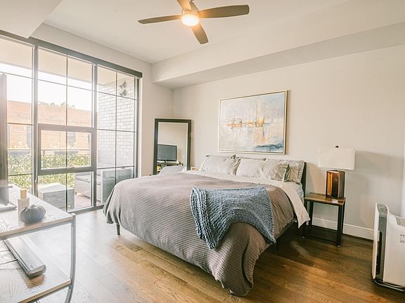 2nd image of 2525 Elm St #203