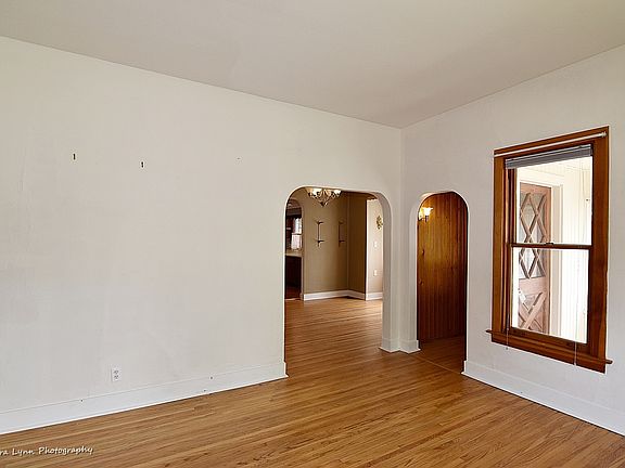 3rd image of 135 Sophia St