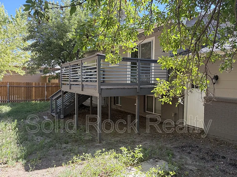 736 Squire St — Photo 17